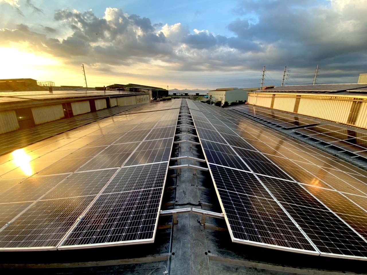 太陽能、台灣太陽能、環拓科技、屏東太陽能、屋頂太陽能、屋頂型太陽能、工廠太陽能、太陽板、太陽能品牌、太陽能廠商、台灣太陽能品牌、台灣太陽能廠商